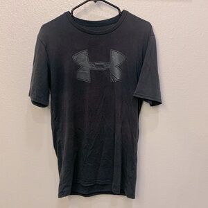 This is a men’s small under Armour shirt